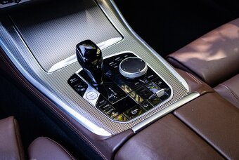 BMW X5 xDrive45e 290kW / TOP STAV / HarmanKardon / FULL LED - 13