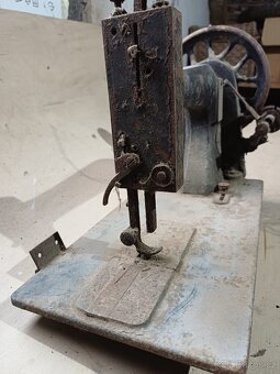 staré šicí stroje k renovaci - 13