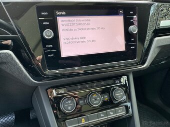 Volkswagen Touran 1,5 TSI DSG Highline 7míst - 13