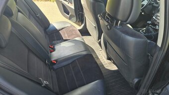 Toyota Avensis Combi 2.0 TDI nafta - 13