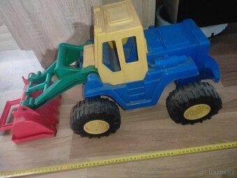 Traktor na pískoviště - 13