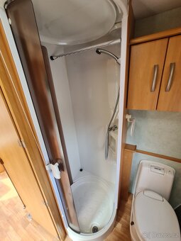 Karavan,Swift Celeste 15/2 délka 6,40m ,rok 2005 - 13