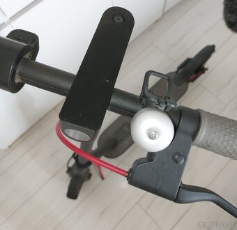 Elektrická koloběžka Xiaomi M365 - 13