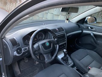 Škoda Octavia combi 1.6 TDi koupeno nové v ČR - 13