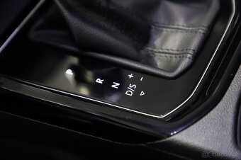 VW Touran Highline 2.0TDI 110kW DSG - záruka Autodraft - 13