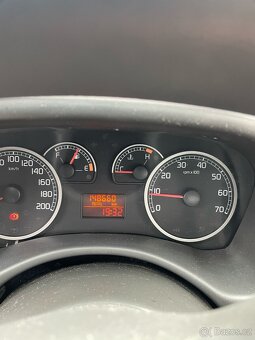 Fiat Punto 1,3 JTD 5DVEŘÍ,KLIMA,r.v. 8/2008,naj.148000km - 13