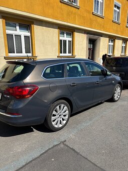 Opel Astra Sport Tourer 2012 - 13