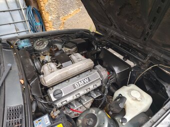 Bmw E30 316i coupe - 13