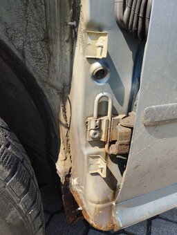 Prodám na dodělání nebo na díly plně funkční škoda octavia 1 - 13