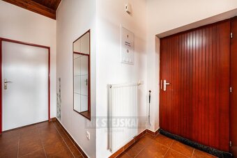 Prodej velice prostorného OV bytu 2+kk, 68 m2, s balkonem a  - 13