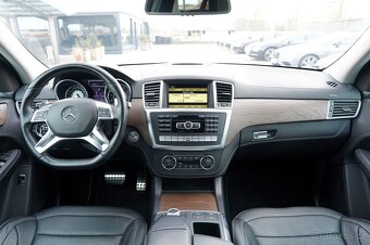 Mercedes-Benz ML 63 AMG 4Matic - 13