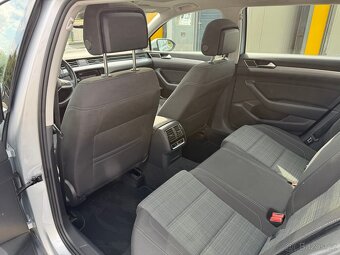 VW Passat Variant 2.0 TSI 140kW DSG ACC 5/2022 151 200 km - 13