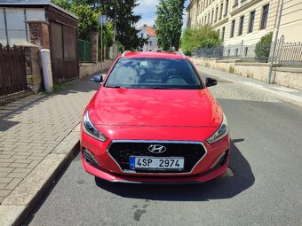 Hyundai i30 1.4 T-gdi 103kw top stav - 13