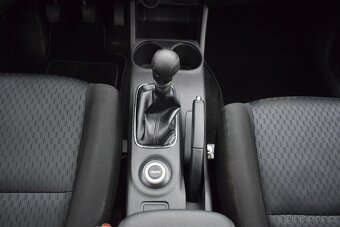 Mitsubishi Outlander 2,3 Di-D 110 kW,7-míst,4x4,kamera,TZ - 13