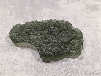 Krásný velký Vltavín z Chlumu, těžký14,36 gramu, ve stojánku - 13