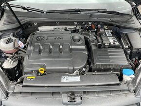 VW Golf VII 1.6TDi, r.2017, serviska, 1.maj.stk, sada pneu - 13