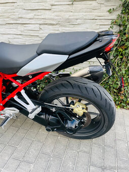 BMW R1200R LC r.v.2016 najeto 41tis km Akrapovič - 13