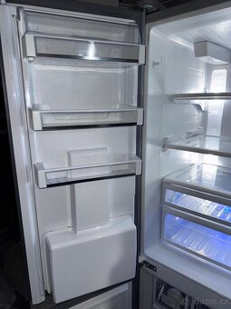 Rezervace Americká lednice Beko GNE134631X - 13