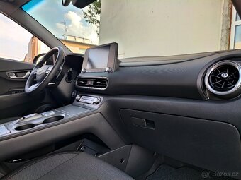 HYUNDAI KONA EV TREND 150KW 64kWh, 2022, 3F, LED,STK,1.M,DPH - 13