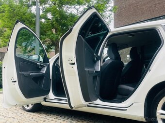 Volvo V60 2.0D 120KW AUTOMAT NAVI VÝHŘEV TAŽNÉ SERVISKA - 13