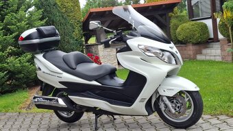 Suzuki Burgman 400 - r. 2011, najeto 42.318 km - 13