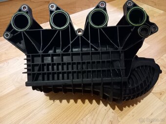 Škoda fabia .2 tsi 63 kw rok 2011 - 13