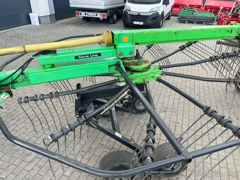 Dvourotorový tažený shrnovač píce DEUTZ-FAHR 6531 - 13