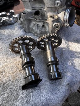 Hlava Husqvarna FC 250 2025 - 13