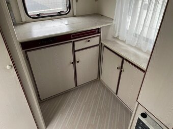 Knaus Sudwind 450, 2-3 osoby, EL.POJEZD, nová žehlička - 13