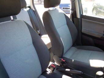 Škoda Fabia 1.4i 16V kombi 85koní r.v.9/2008 - 13