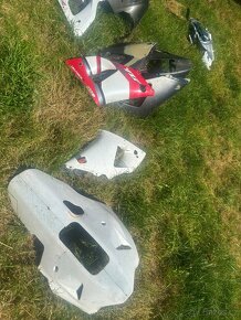 Podsedadlove plasty na Yamaha R1 98-99 - 13