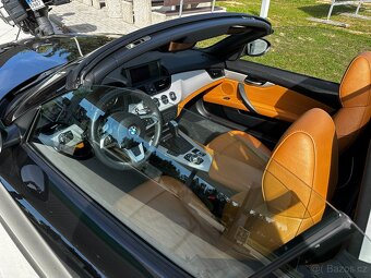 BMW Z4 sDrive 23i E89, schwarz metallic + hnědá kůže, výbava - 13