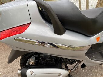 Piaggio X8 125 - 13