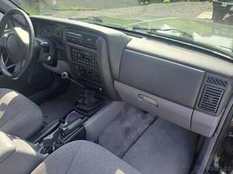 Jeep Cherokee 2.5 benzin r.v 1998 v top stavu najeto 130tys - 13