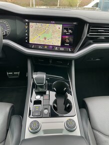 Volkswagen Touareg 4.0 TDI V8 R-Line 4Motion - 13