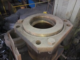 Hydraulický lis ŽĎAS LVH 2500 - 13