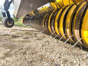 Sklízecí řezačka New Holland FR850 - 13