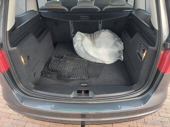 SEAT Alhambra 2.0tdi manuál, servis+STK,tažné 2.2t,r.2011 - 13