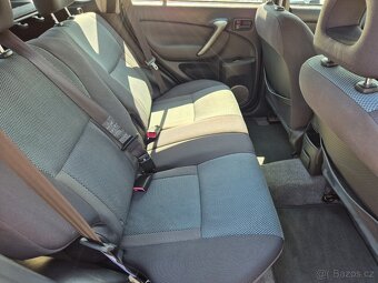 Toyota RAV4 2.0D-4D,85KW,4x4,KLIMA,BEZ KOROZE,R.V.2005 - 13
