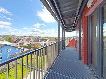 Moderní byt 3+kk s balkonem, parkovacím stáním a zahradou, l - 13