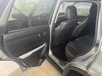 Suzuki Vitara 1.4 103kw rok 2017 - 13