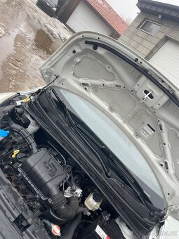 Hyundai i10 1.1 51kW - 13