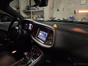 Dodge Challenger - 13