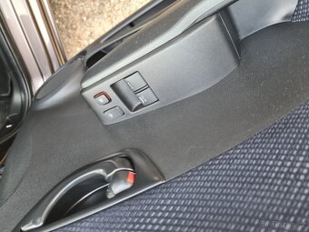 HONDA JAZZ 1,2i 66kW i-VTEC KLIMA - 13