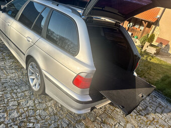 BMW E39 528i - 13