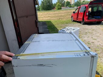 Vestavěná lednice - 13