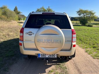 SUZUKI GRAND VITARA II 2.4VVTI 124kw MANUÁL  BENZIN TAŽNÉ - 13