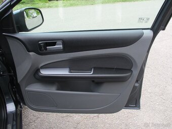 FORD FOCUS II - 1.6 TDCi - GHIA, Tažné zařízení - 13