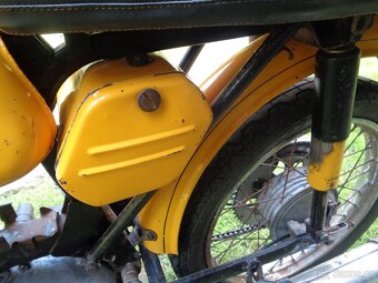 JAWA  23 GOLDEN SPORT MUSTANG - 13