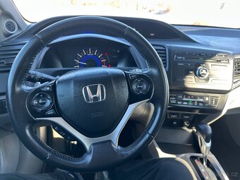 Honda Civic 1.8i automat - 13